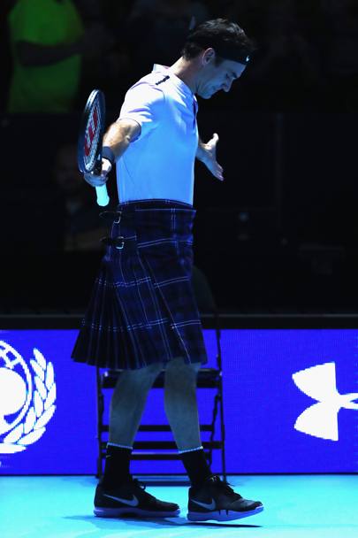 Elegante anche in questo: Roger Federer, ospite a casa Murray, si presenta con tanto di kilt. Questa sera i due si sono incontrati a Glasgow in un evento organizzato da Andy Murray che subito dopo ha festeggiato la nascita della secondogenita